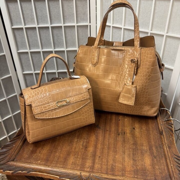 a.New.Day,Woman,2 purse+handbags $22,Each,Honey coffe,Zip,Pockets,Faux Leather.! - Picture 2 of 16